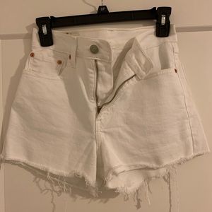 Levi white shorts